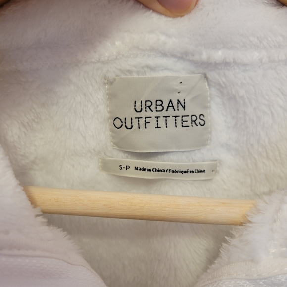 Urban Outfitters White Fluffy half-zip pullover top - Picture 11 of 13
